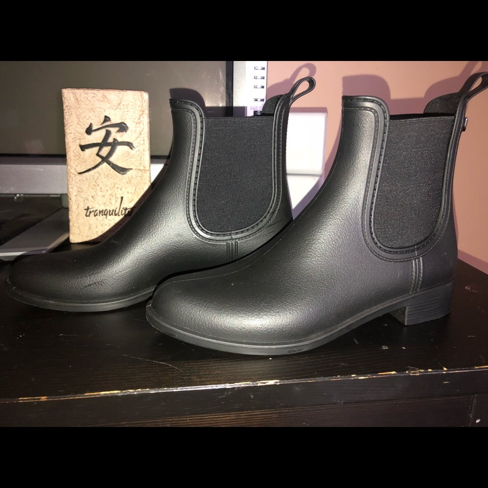 Aldo black rain boots!